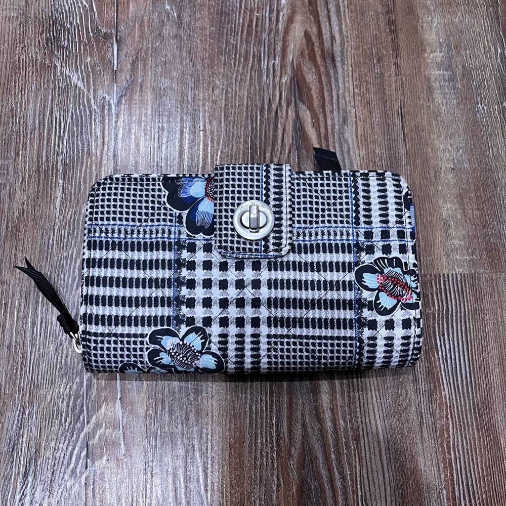 NWT Vera Bradley Turnlock Wallet. Bedford Plaid. Performance Twill